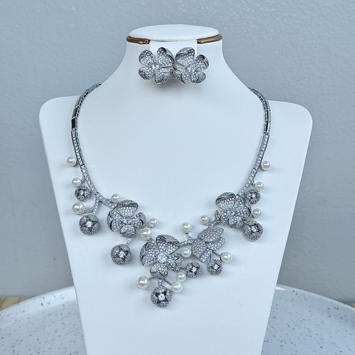 Luxury Statement 2-Piece Pearl Cubic Zirconia Jewelry Set – Silver