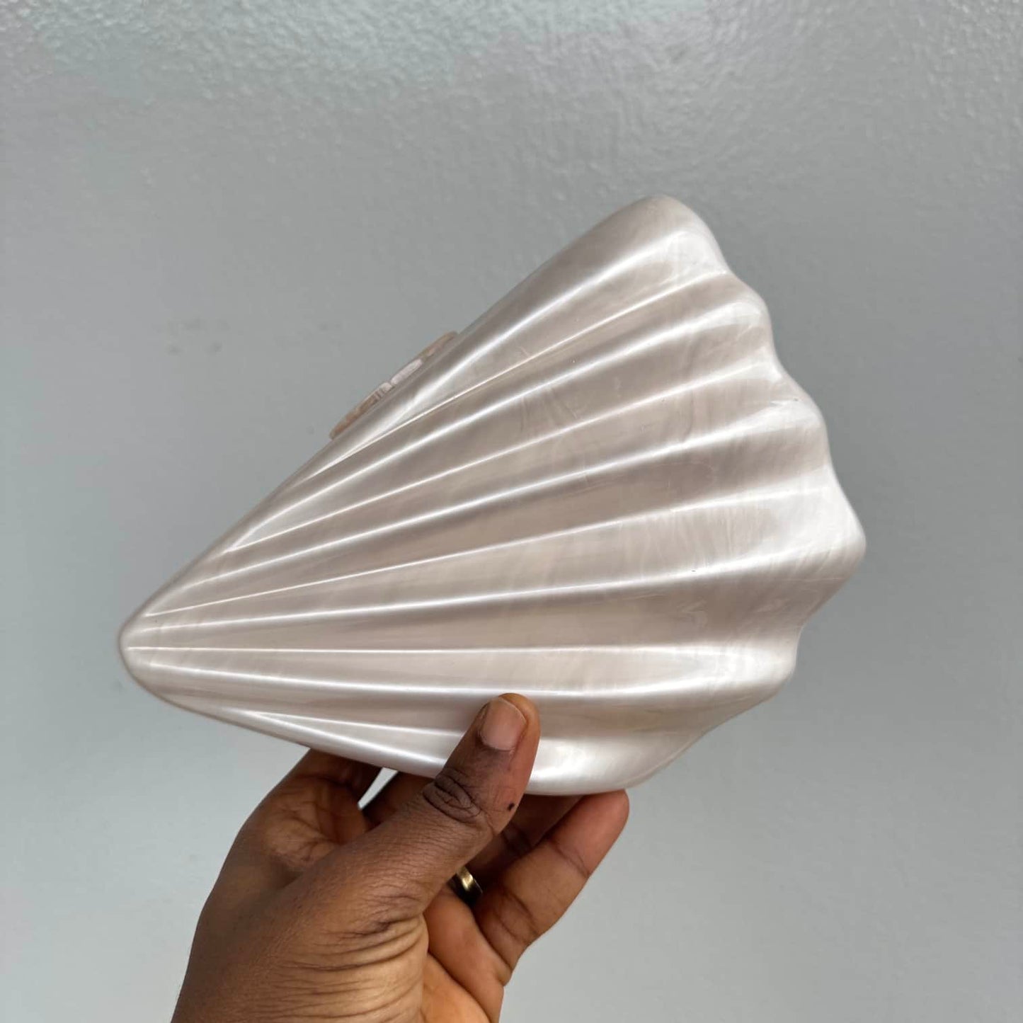 Shell Design Metallic Acrylic Clutch Purse