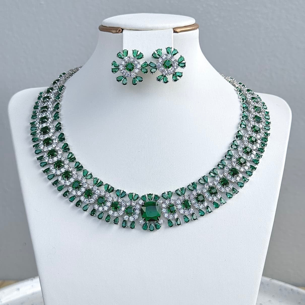 Statement Round Luxury Cubic Zirconia Necklace and Earring Set - Green