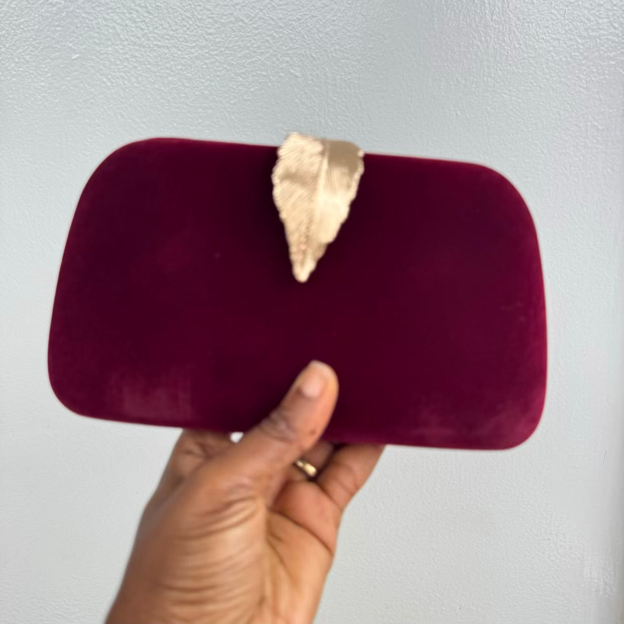 Leaf Clasp Velvet Clutch Purse