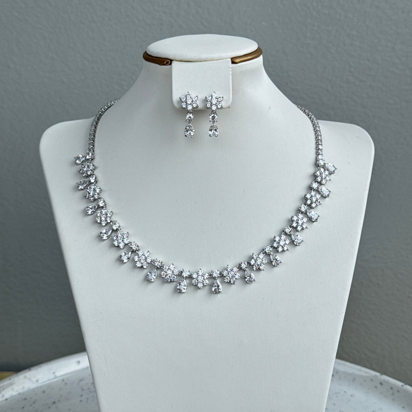 Round Cubic Zirconia Necklace and Earring Jewelry Set - Silver