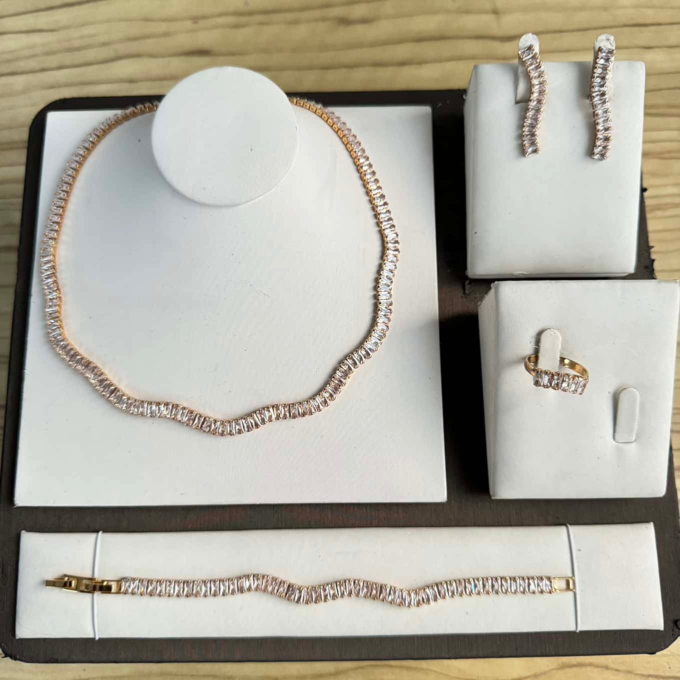 Simple Tennis Wavy Cubic Zirconia 4 Piece Jewelry Set - Gold