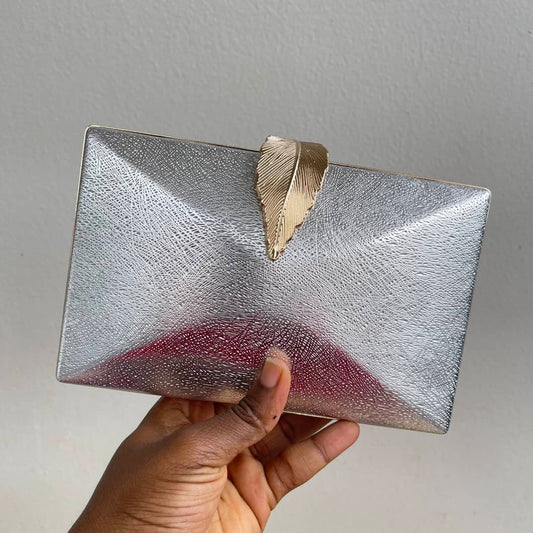 Leaf Clasp Geometric Shape Plain Clutch Purse - Silver