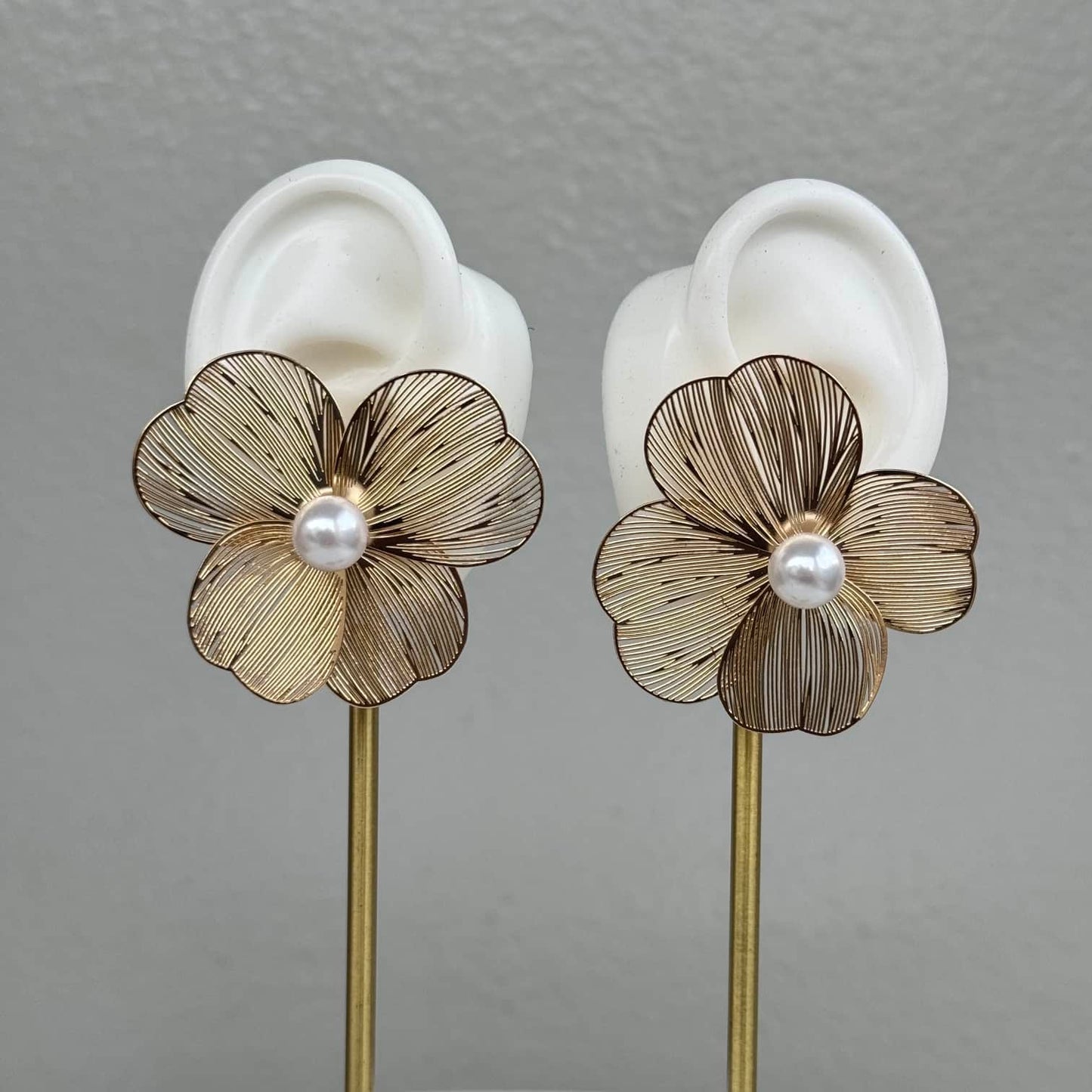 Big Stud Flower Earring