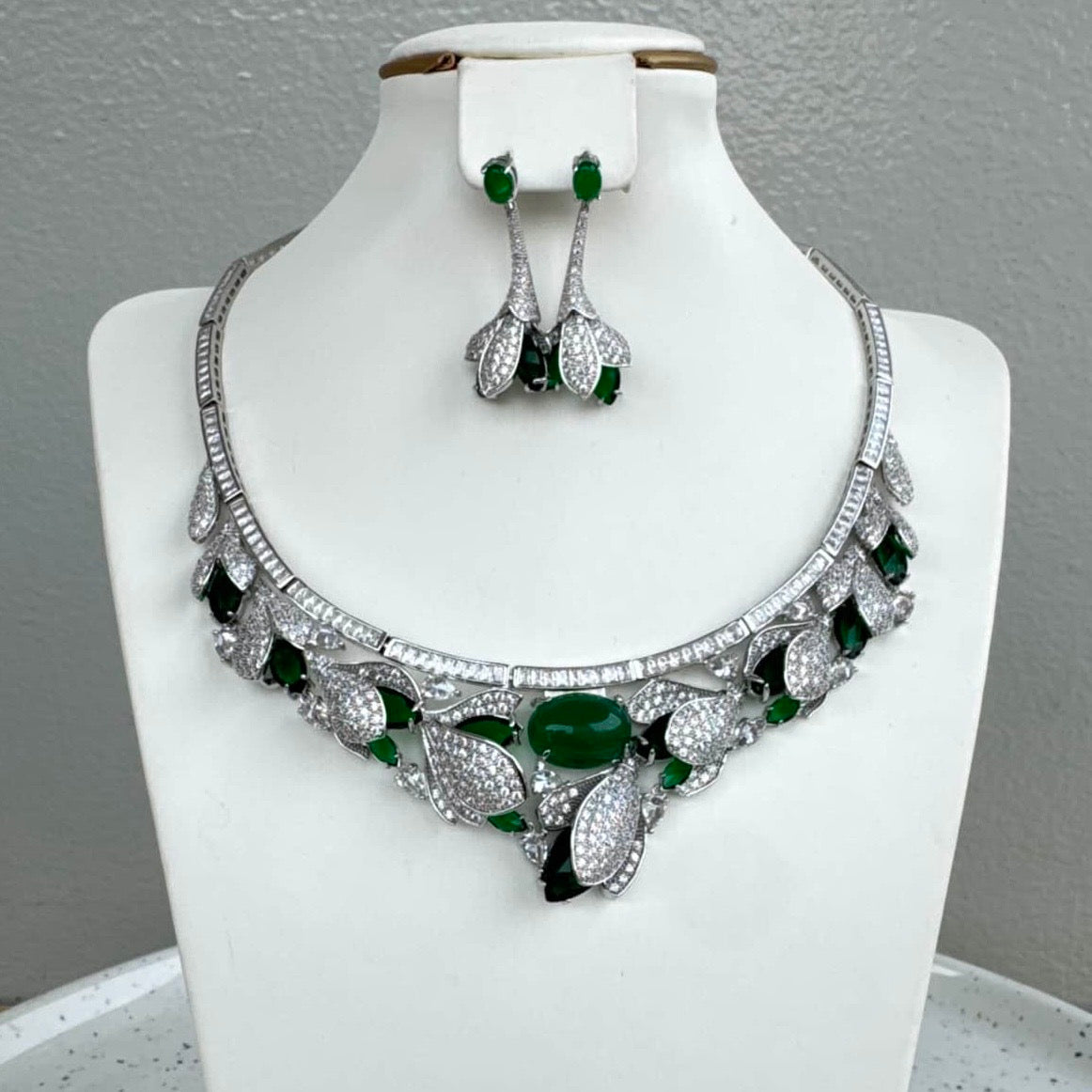Luxury Statement Cubic Zirconia Necklace and Earring Set - Green
