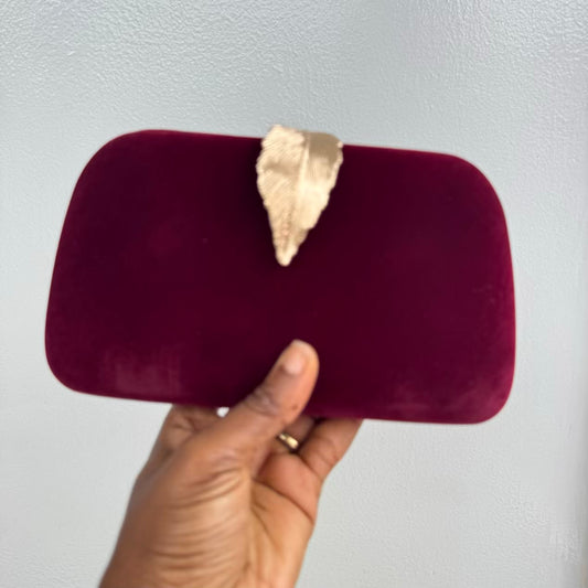 Leaf Clasp Velvet Clutch Purse