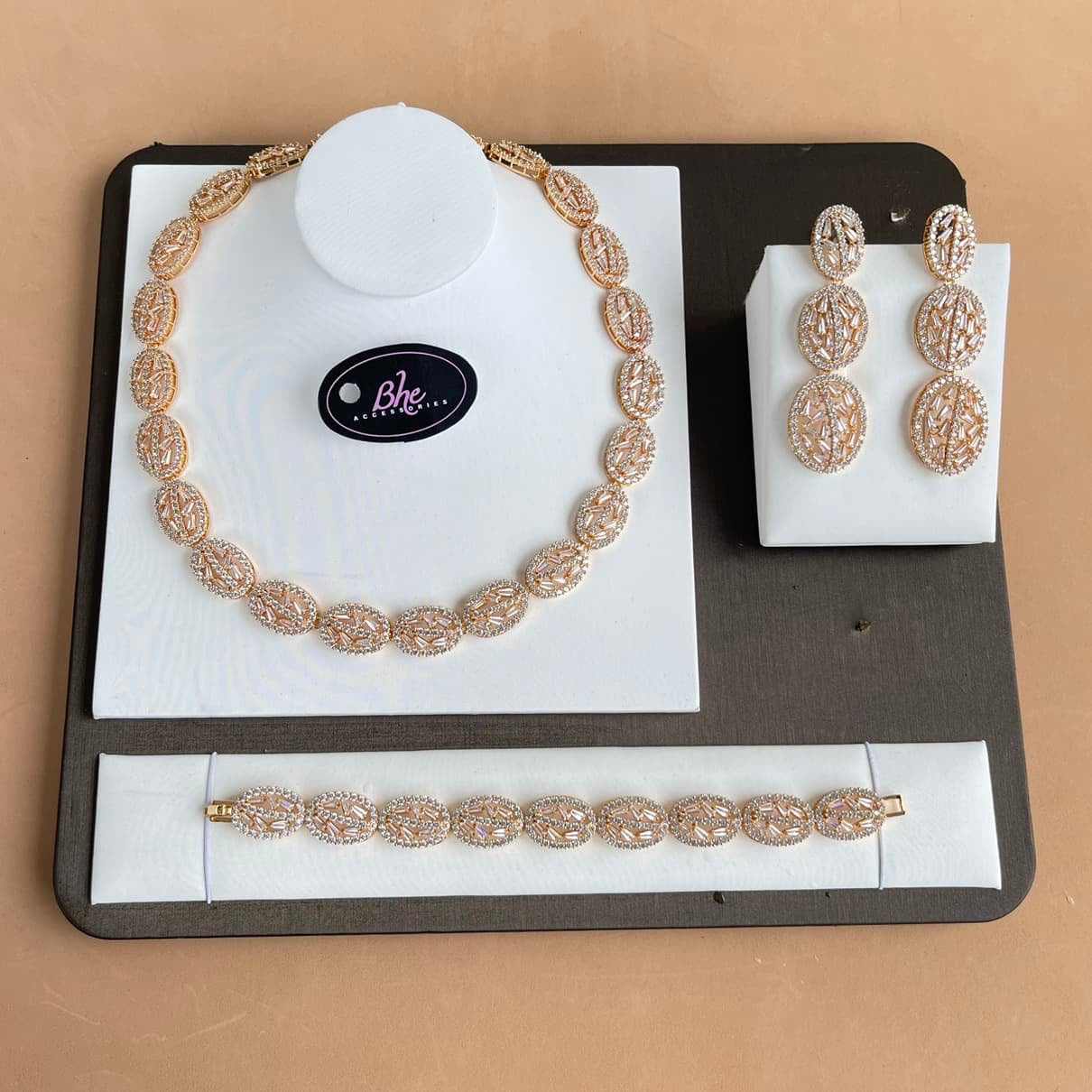 Affordable Luxury Round 3 Piece Cubic Zirconia Jewelry Set - Gold